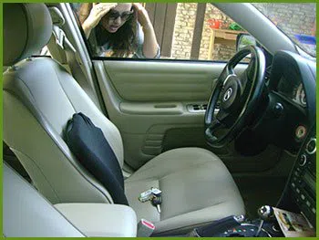 Neighborhood Locksmith Services Saint Albans, NY 718-673-6791 - 20-keys-locked-in-car